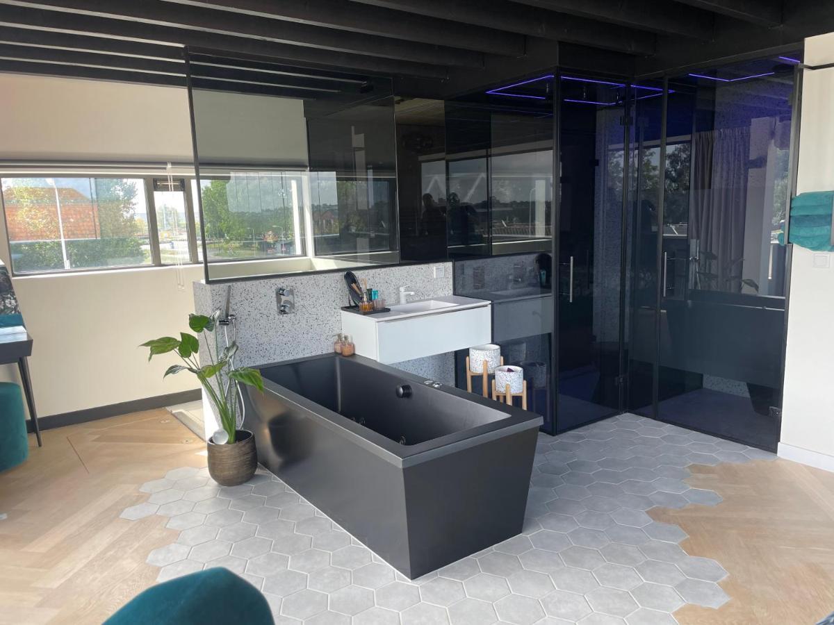 Above And Beyond - Luxe Suite Met Sauna En Stoomdouche ザーンダム エクステリア 写真