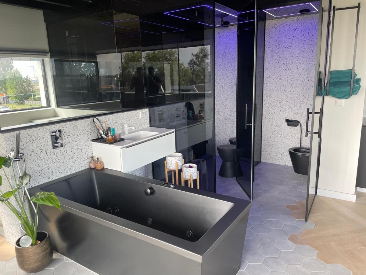 Above And Beyond - Luxe Suite Met Sauna En Stoomdouche ザーンダム エクステリア 写真